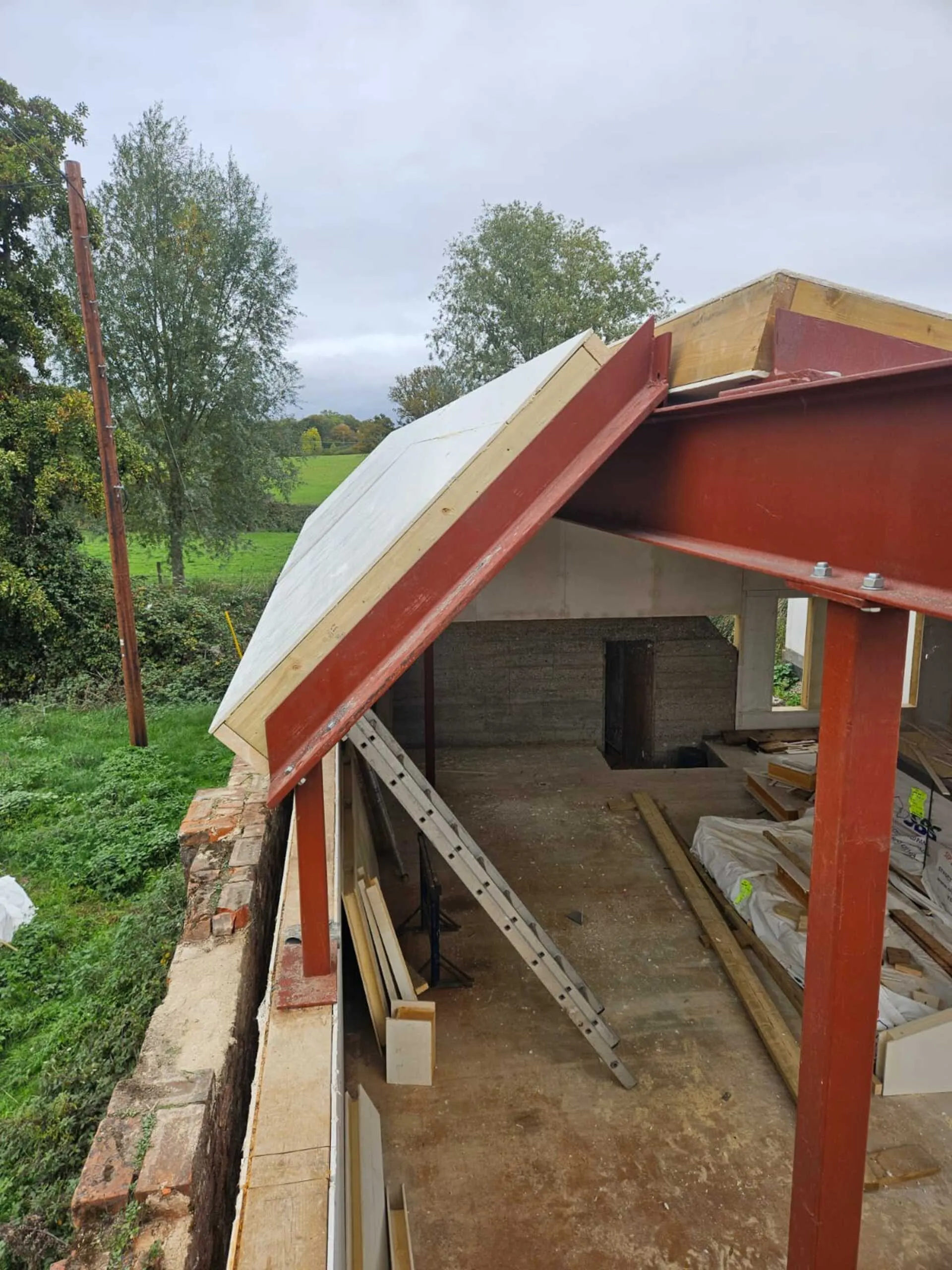 Sips Roof Panels integrated into steel frame for a large open plan home Extension